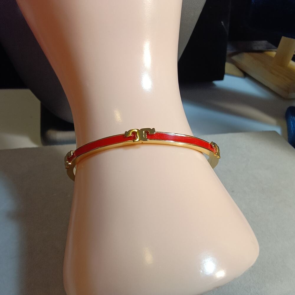 Tory Burch Red Enamel Icon Thin Bracelet Gold Serif T Hinge Bangle 6×5cm Signed